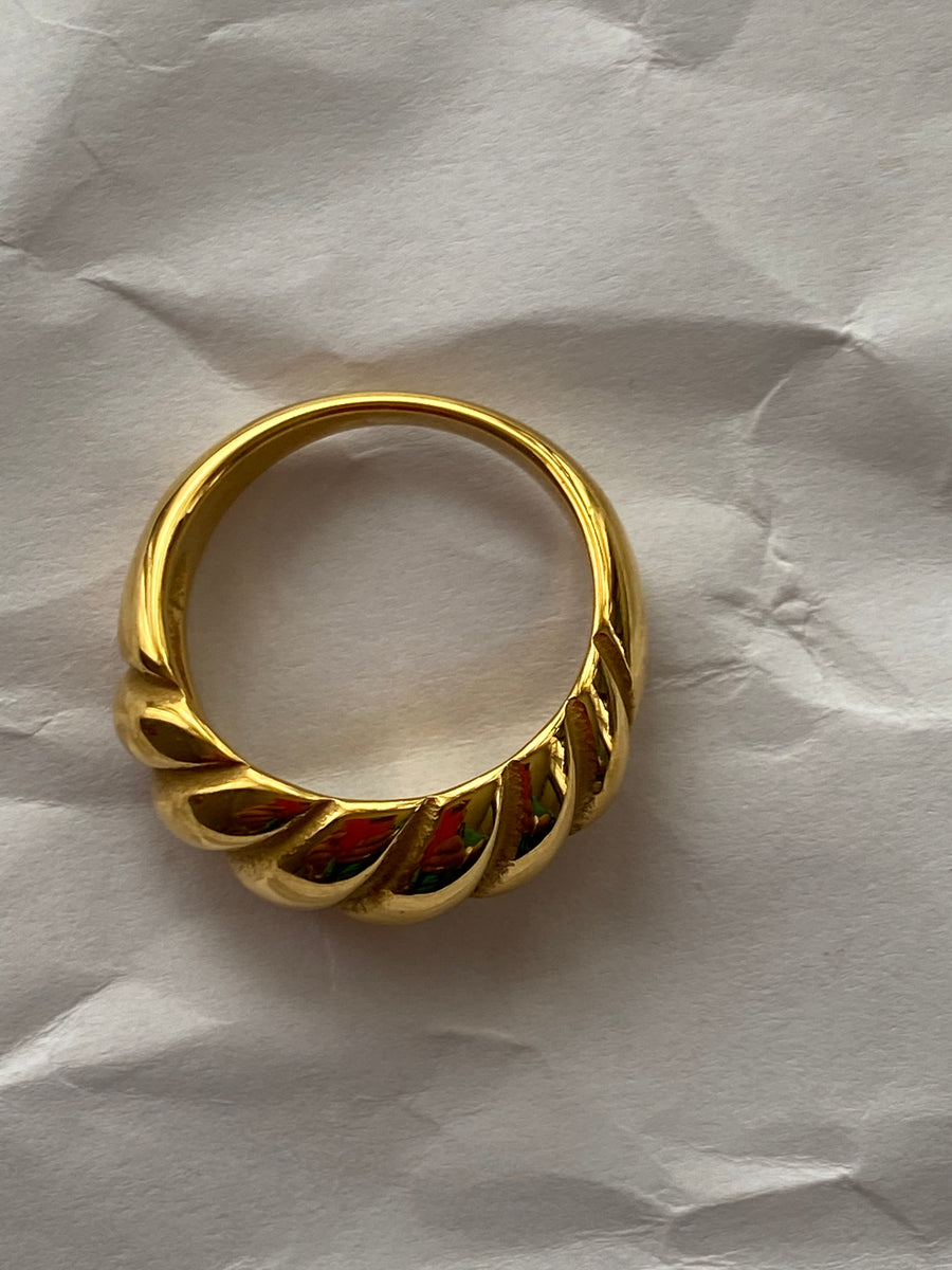 Gold Crossaint Dome Ring