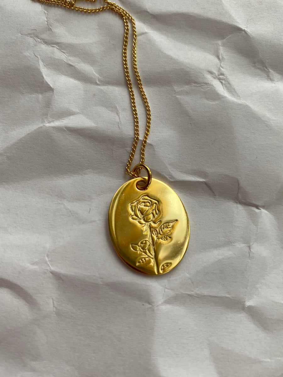 Gold Oval Rose Pendant Necklace