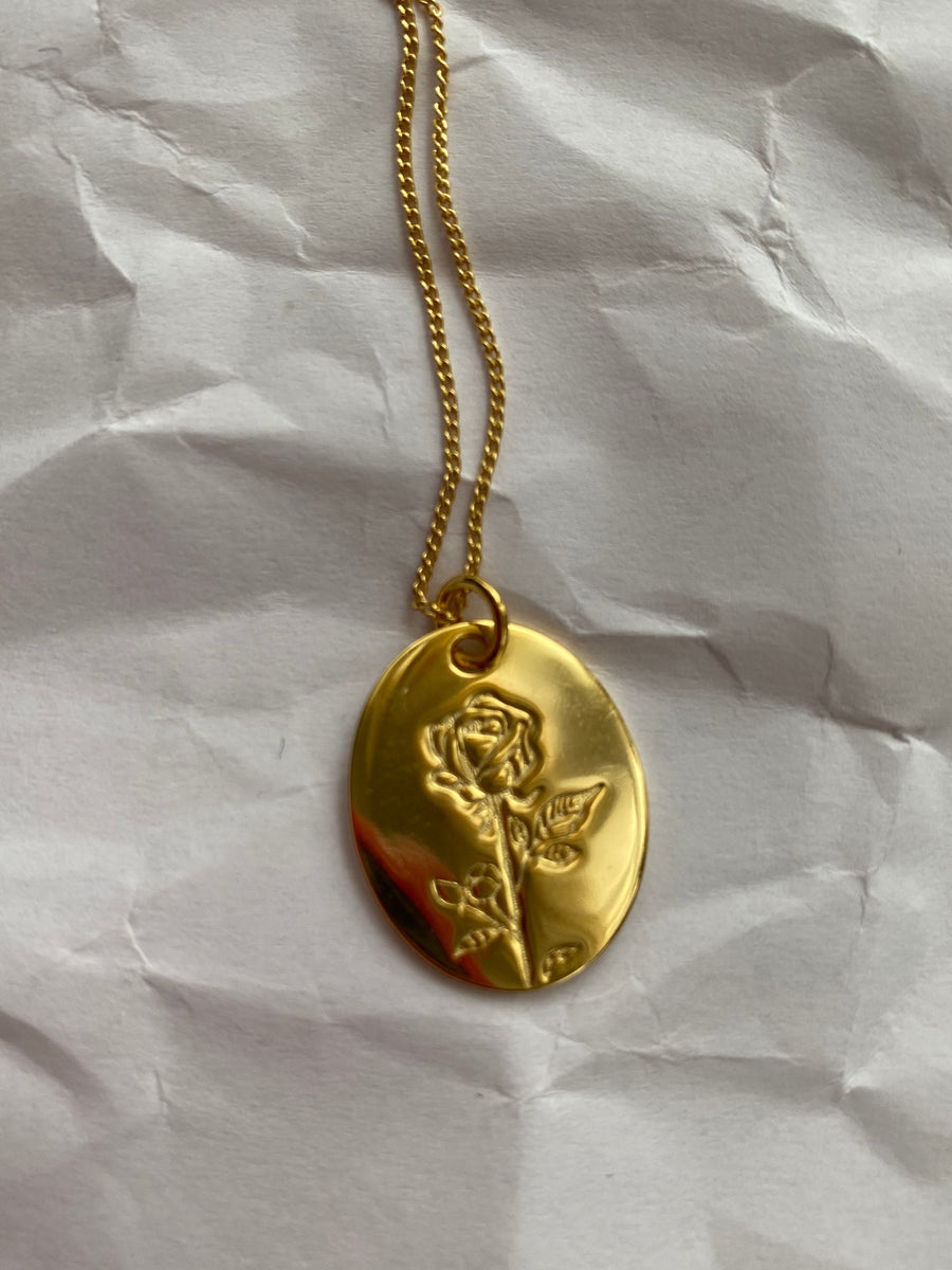 Gold Oval Rose Pendant Necklace