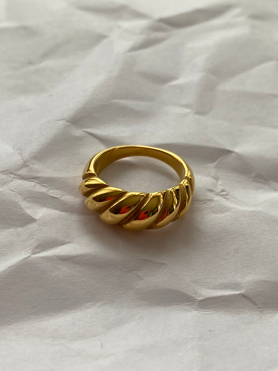 Gold Crossaint Dome Ring